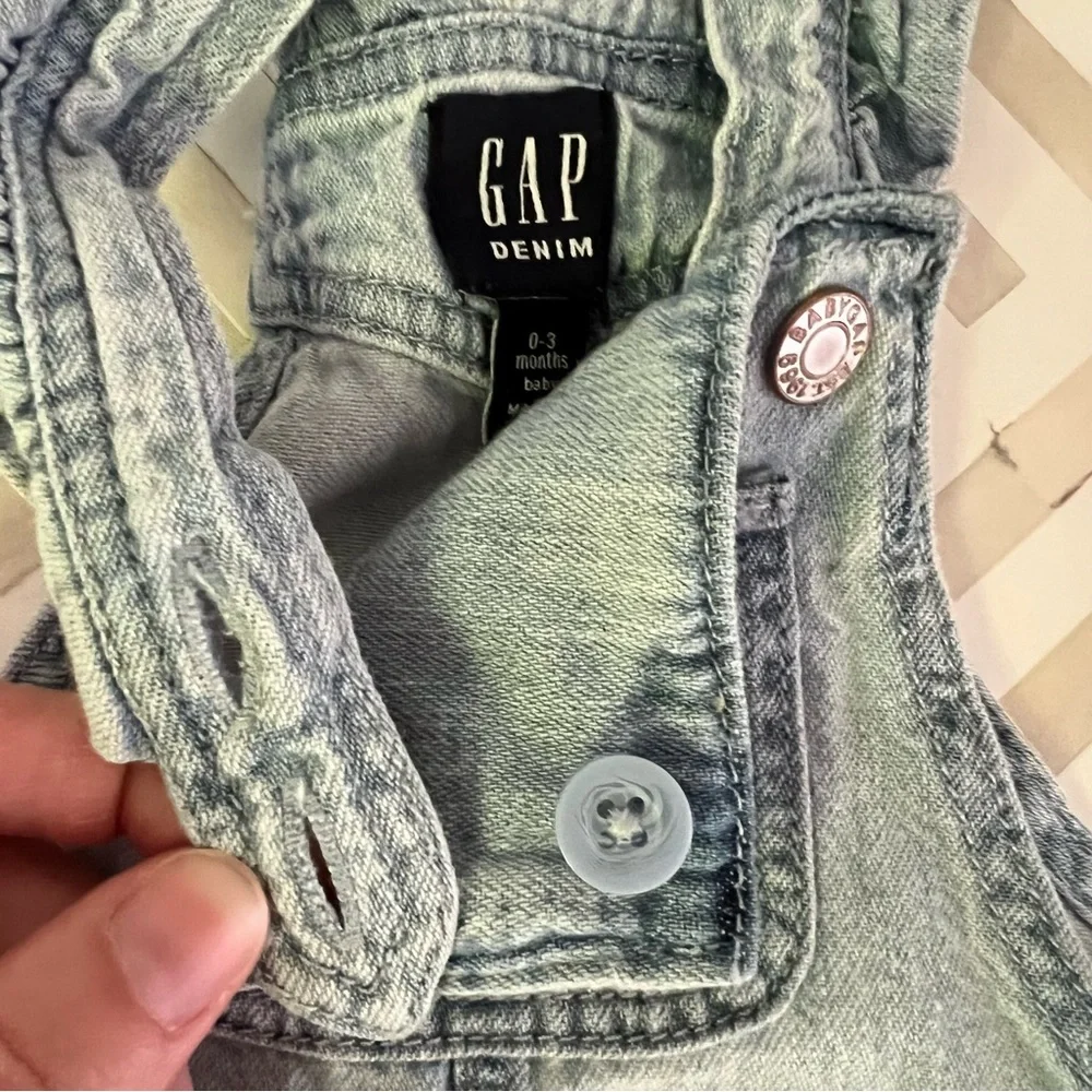 GAP Baby Ruffle Denim Shortalls, 0-3mo - NWOT